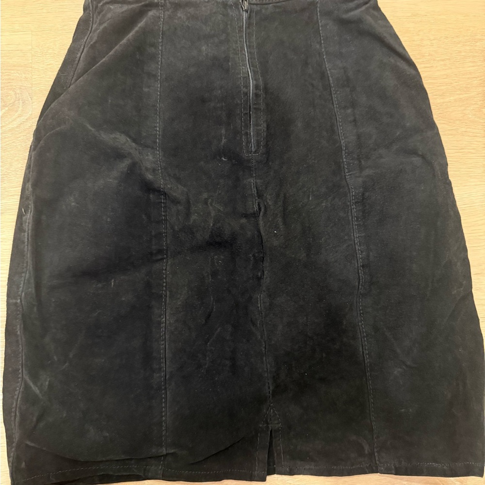 Elegant Black Suede Skirt